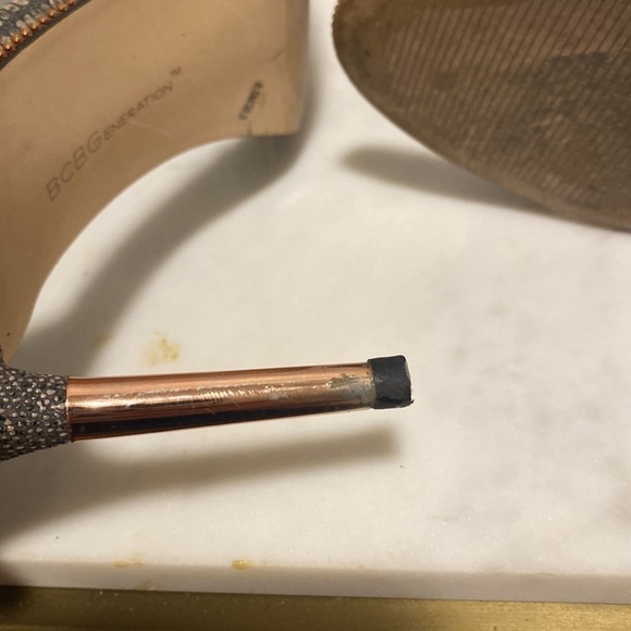 𝅺BCBGENERATION Heels - Picture 4 of 5
